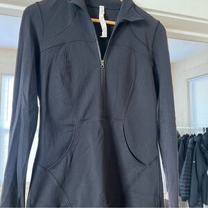 Lululemon Black Half Zip (size 8)